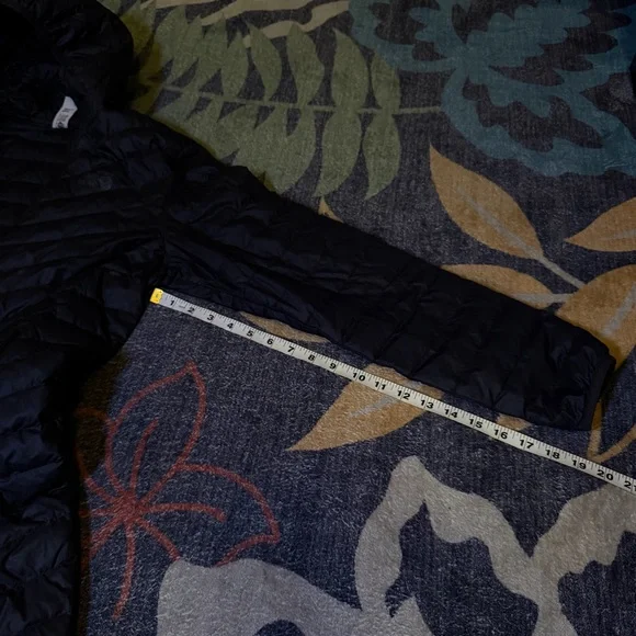 NO ZIP Mountain Hardware S Women’s Black Down Winter Puffer Jacket - Picture 8 of 10